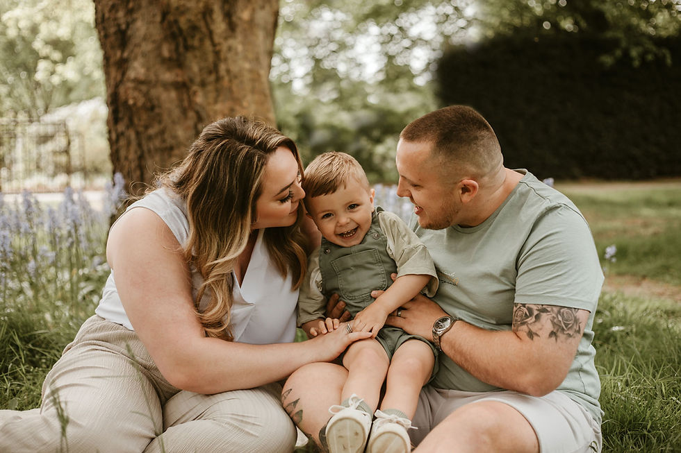 family-photoshoot-york-homestead-park-natural-photographer
