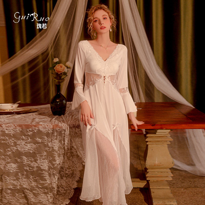 فستان طويل أليس