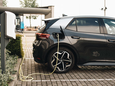 Η ηλεκτροκίνηση «βολεύει» το περιβάλλον και την οικονομία