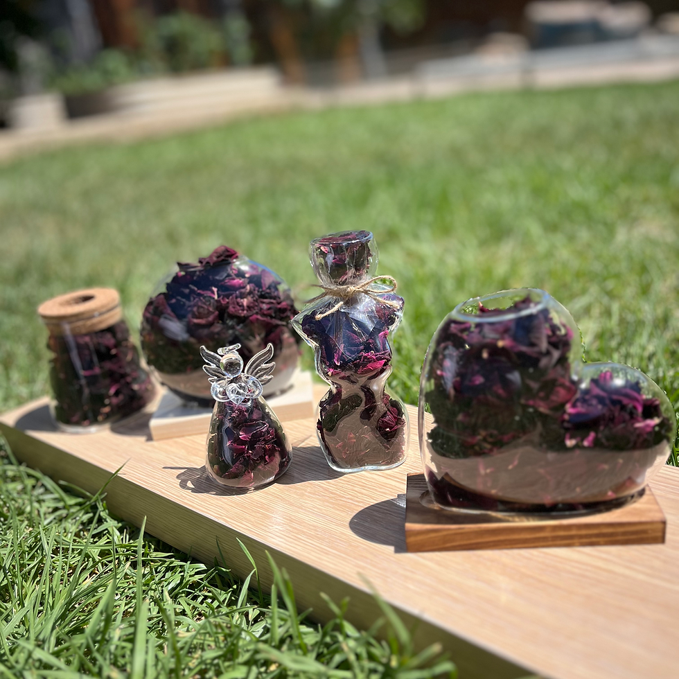 Thumbnail: Dried Rose Petal Decorative vases