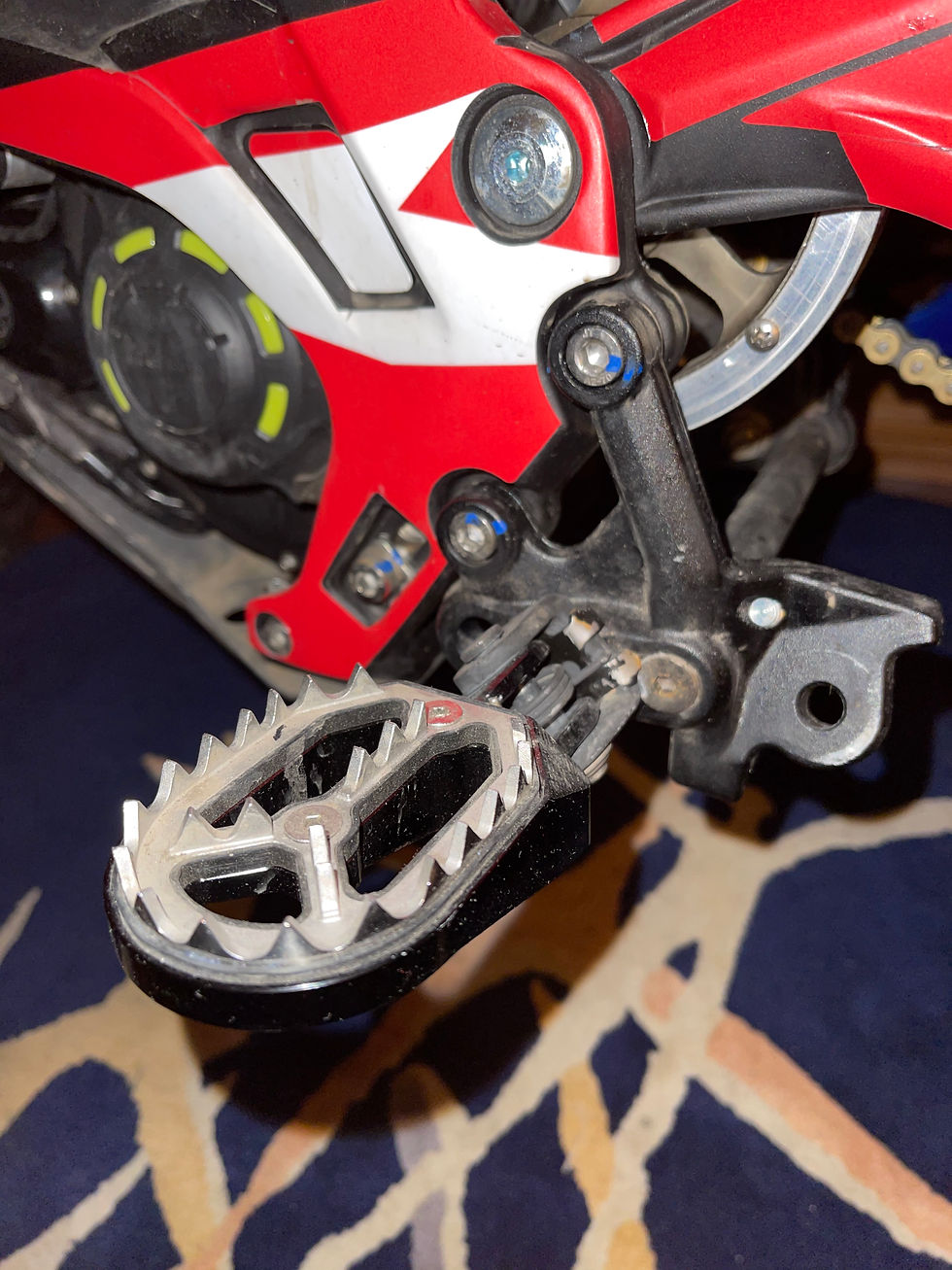 Thumbnail: Wider foot pegs