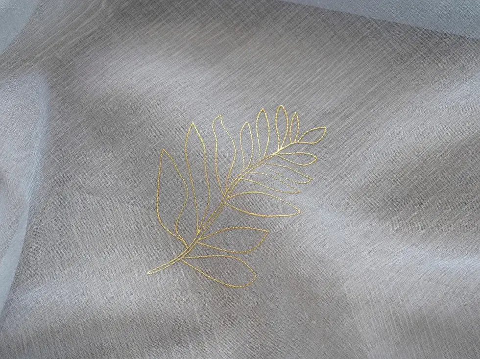 Chegou a nova coleção de cortinados, perfeita para renovar o ambiente da sua casa com elegância, praticidade e variedade