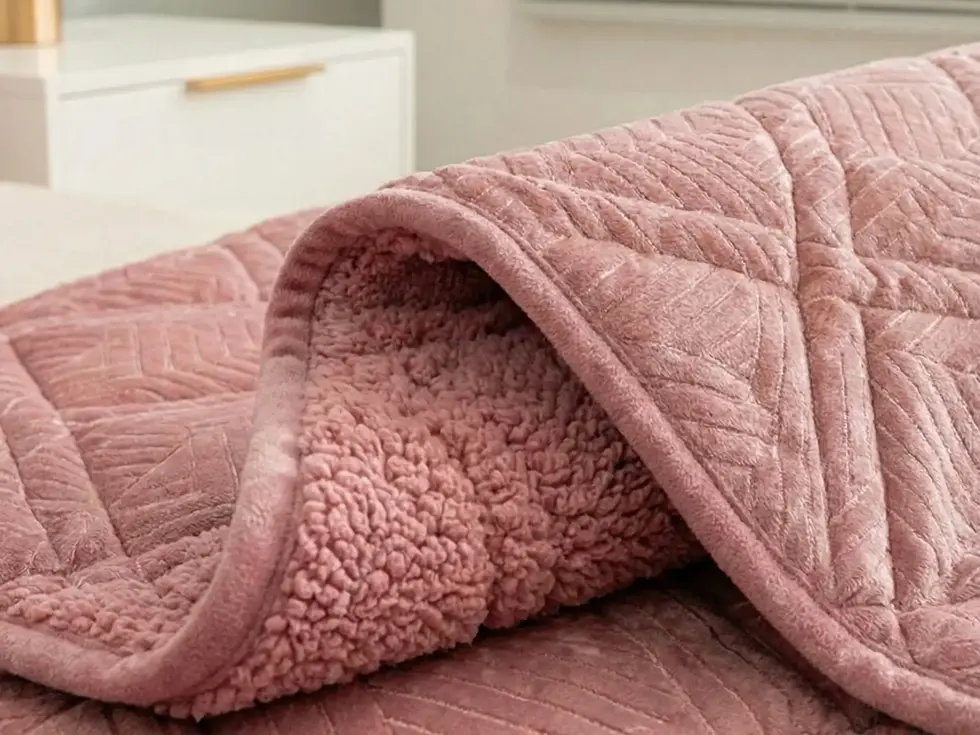 Dê um toque de requinte ao seu quarto com o Edredom Aquecimento. Criado para quem procura unir conforto absoluto e qualidade