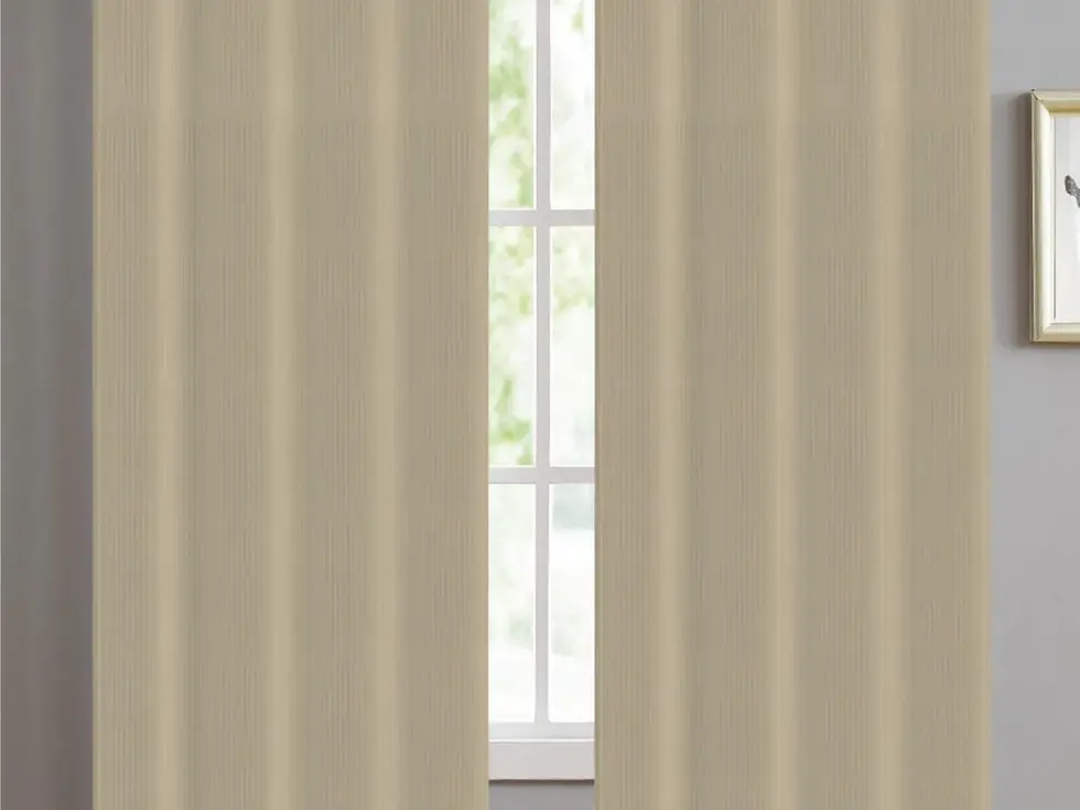 Elegante cortinado com design moderno, ideal para transformar o ambiente de qualquer divisão da casa, proporcionando estilo,