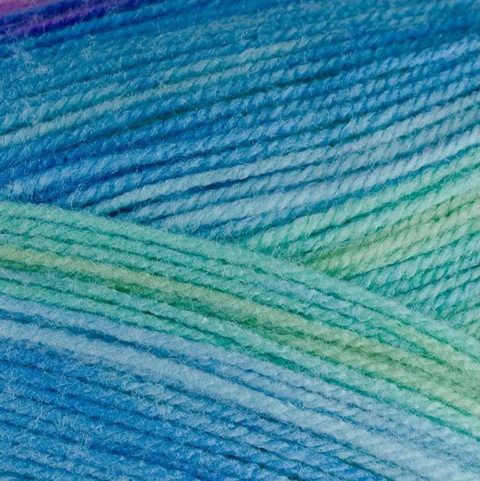 Descobre a suavidade e versatilidade da Caricia Batik— perfeita para todos os teus projetos de tricot e crochet!