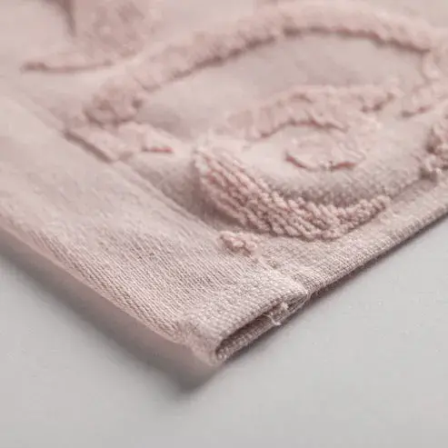 As Toalhas Jacquard Floral combinam elegância e conforto, trazendo um toque de sofisticação para o seu dia a dia.
