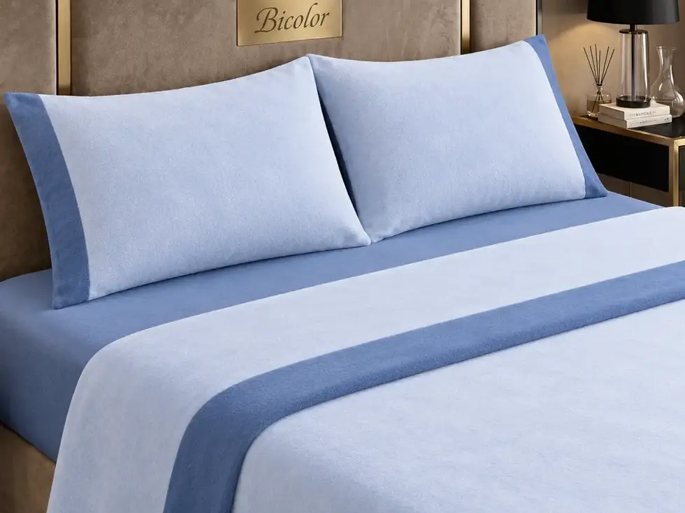 Desfrute de noites mais quentes com a suavidade do Jogo de Cama Coralina e a elegância do acabamento Jacquard. Um conjunto