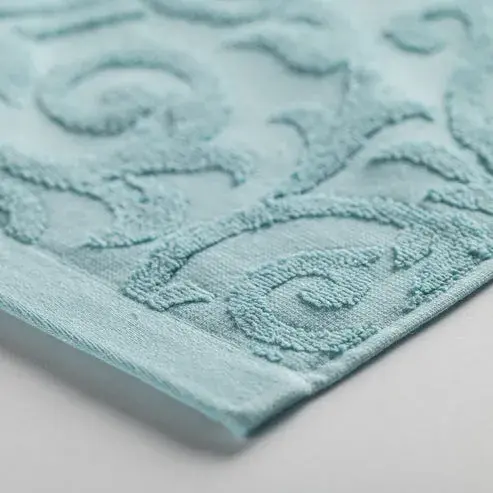 As Toalhas Jacquard Floral combinam elegância e conforto, trazendo um toque de sofisticação para o seu dia a dia.