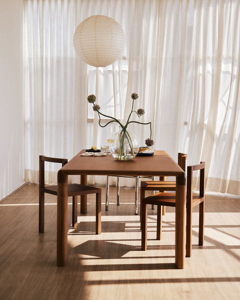 mesa Foz + cadeiras Calma e Matriz