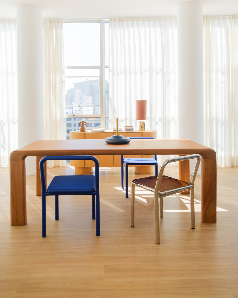 cadeiras Matriz + mesa Foz + buffet Mancha