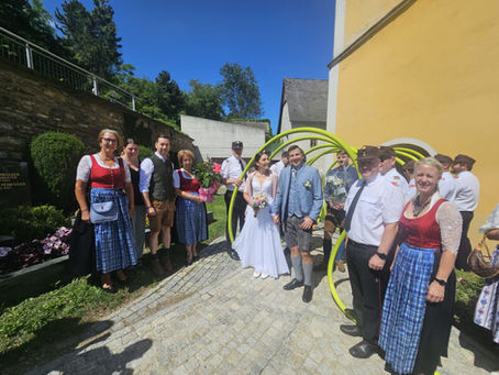Hochzeitsglocken in Picheldorf