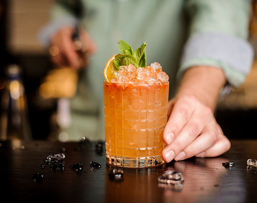 Pouring Talent Wanted! Join Our Bar Team!" 🍹🍻