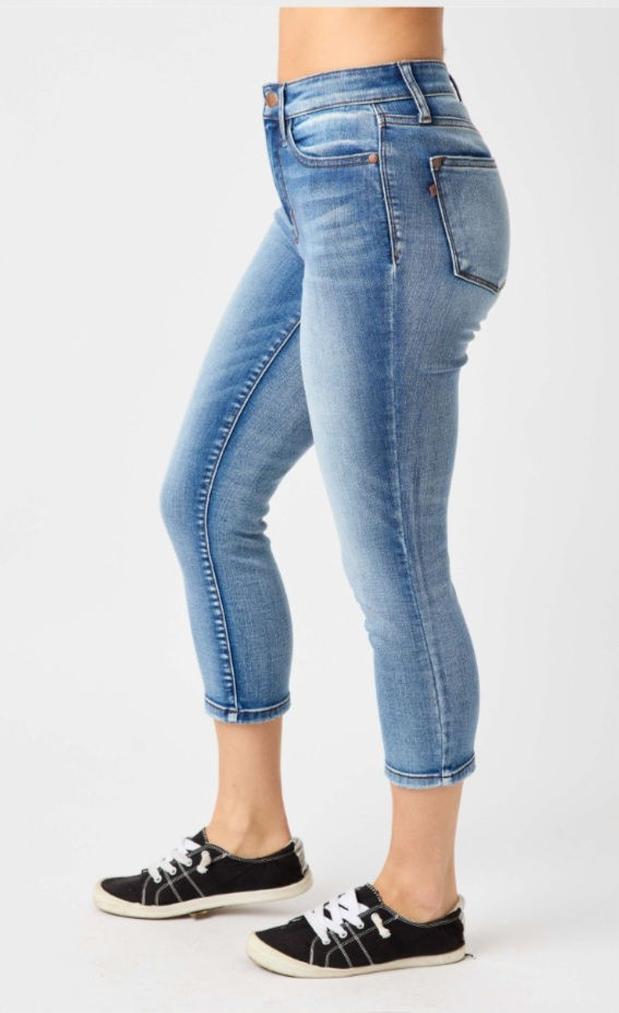 Thumbnail: JUDY BLUE BRAND MID-RISE CONTRAST WASH STRETCHY CAPRI #2461