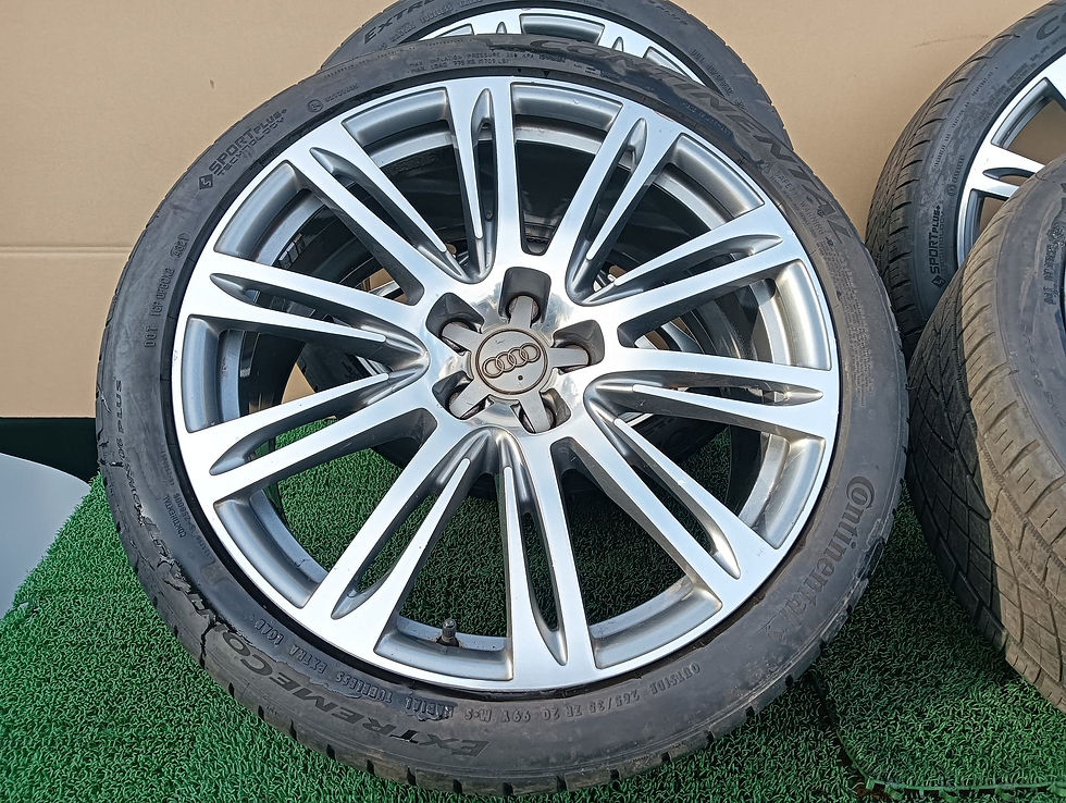 Миниатюра: Audi A7 2012 DBA-4GCGWC
