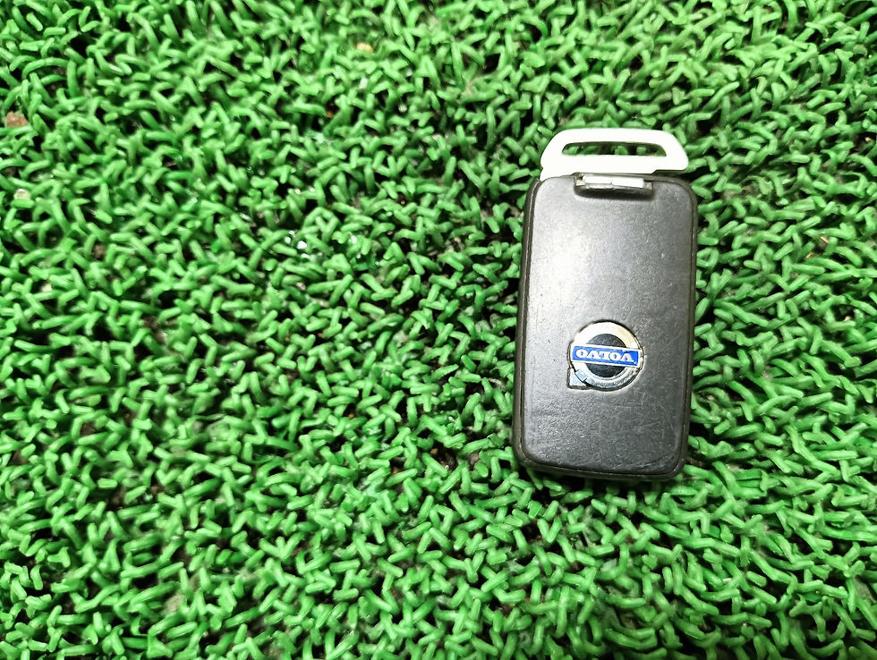 サムネイル： VOLVO V60 2012