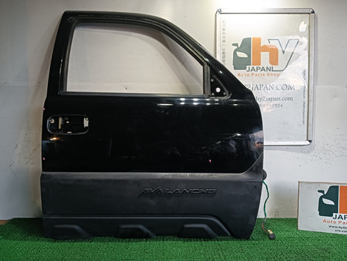 Right - Front Door Panel Chevrolet Avalanche 2005 GMT805 | hy2japan
