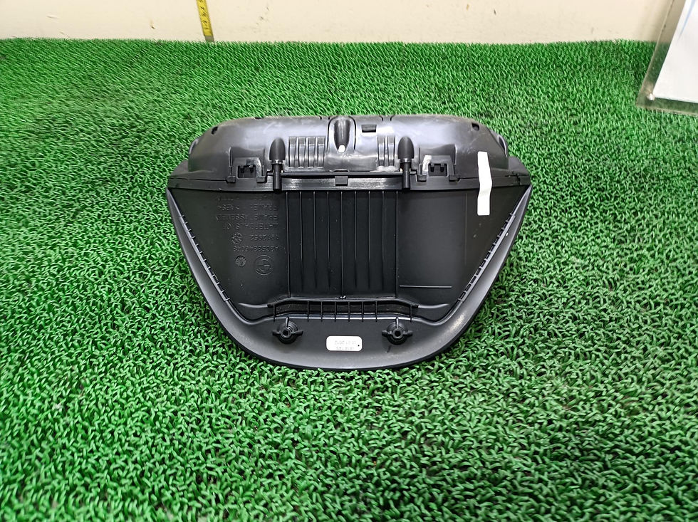 Miniature : BMW 116i 2012 DBA-1A16