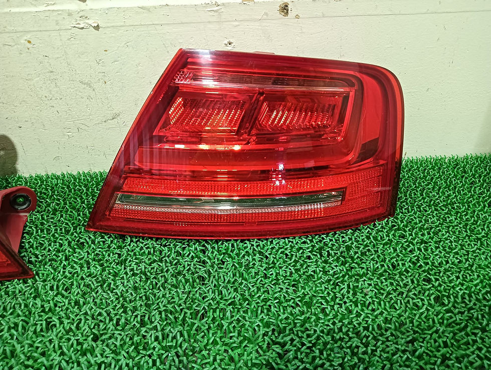 Miniature : Audi A8 2011 ABA-4HCGWF