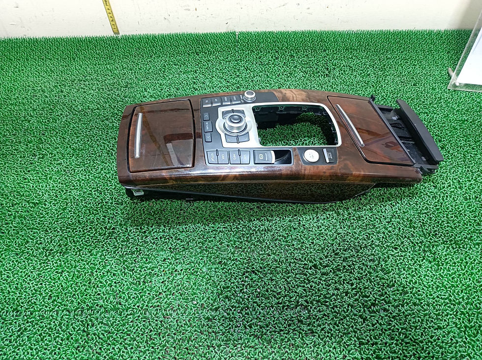 サムネイル： Audi A6 2009 ABA-4FCAJS