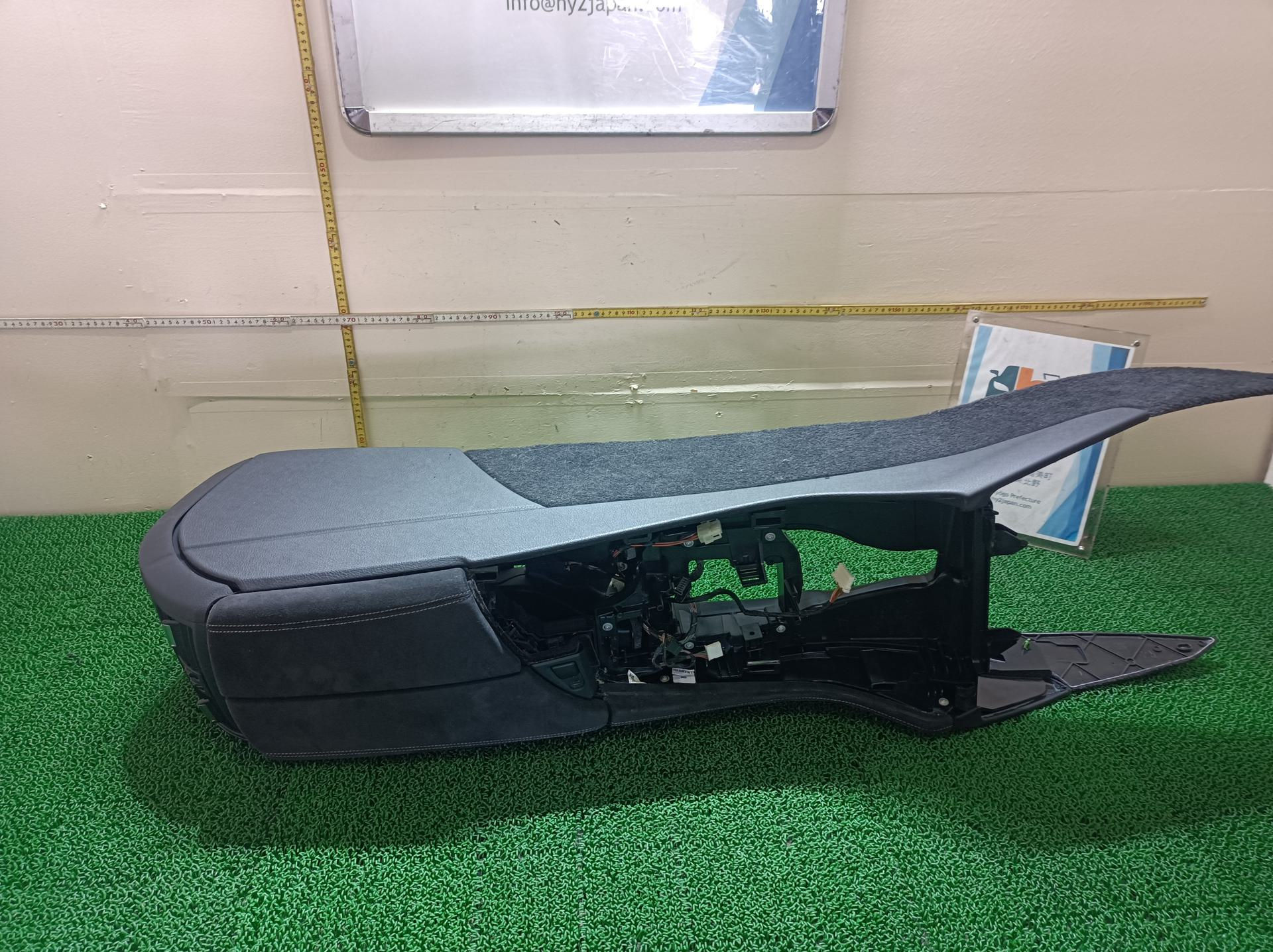 Center Console   BMW 520i TOURING 2012 DBA-XL20