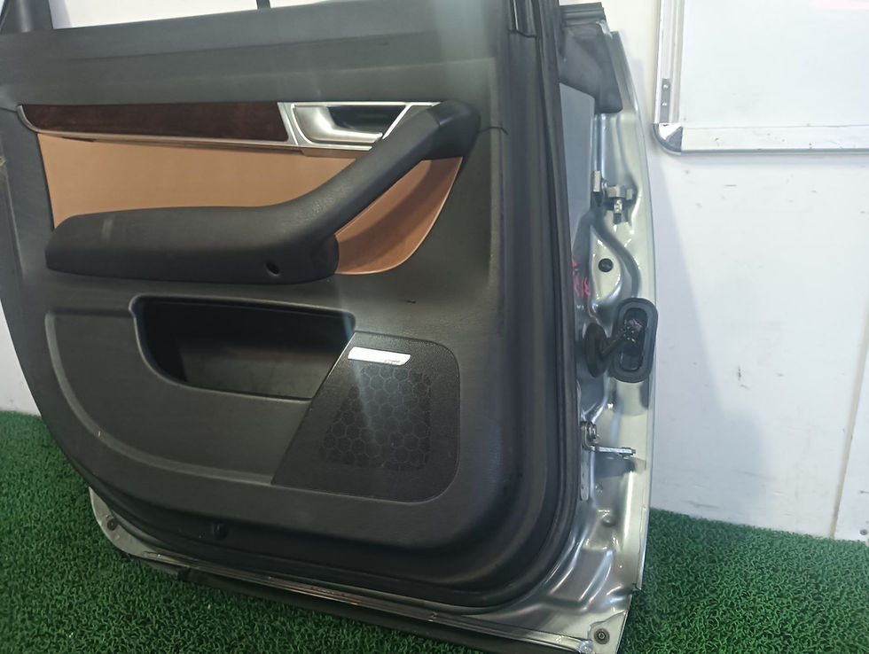 Miniature : Audi A6 2010 ABA-4FCCES