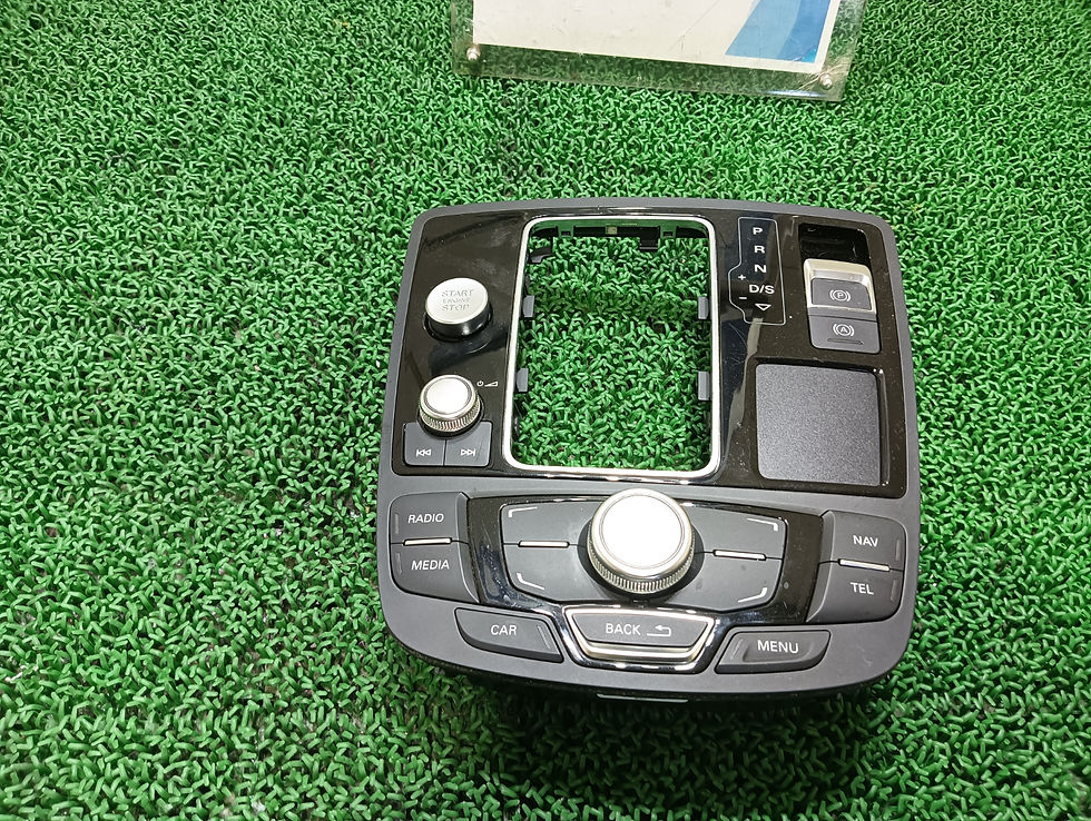 サムネイル： Audi A7 2012 DBA-4GCGWC