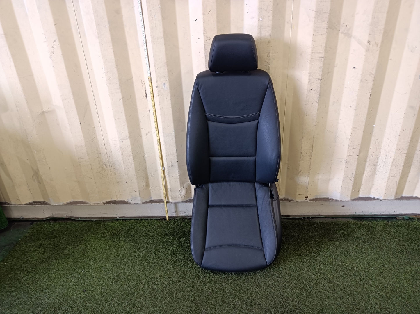 BMW 320i Touring 2010 LBA-US20