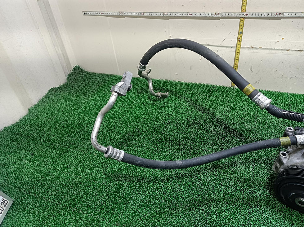 Miniatura: TOYOTA VOXY 2015 DBA-ZRR85W