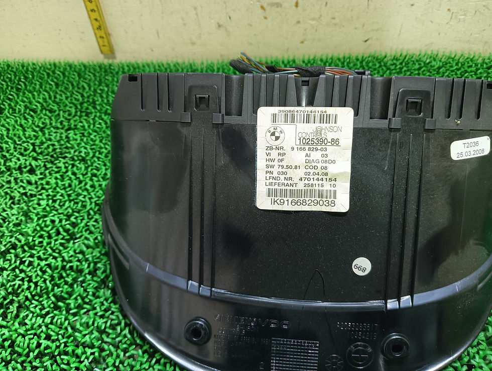 Miniature : BMW 320i Touring 2008 ABA-VR20