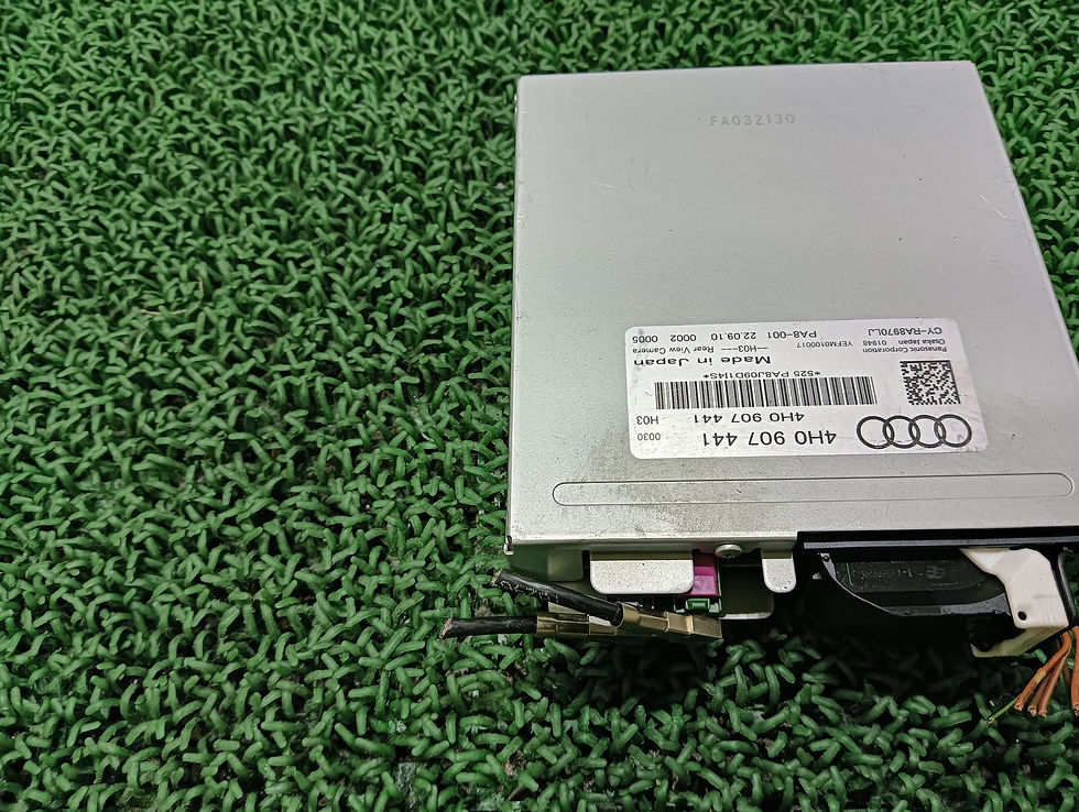 Miniatura: Audi A8 2011 ABA-4HCGWF