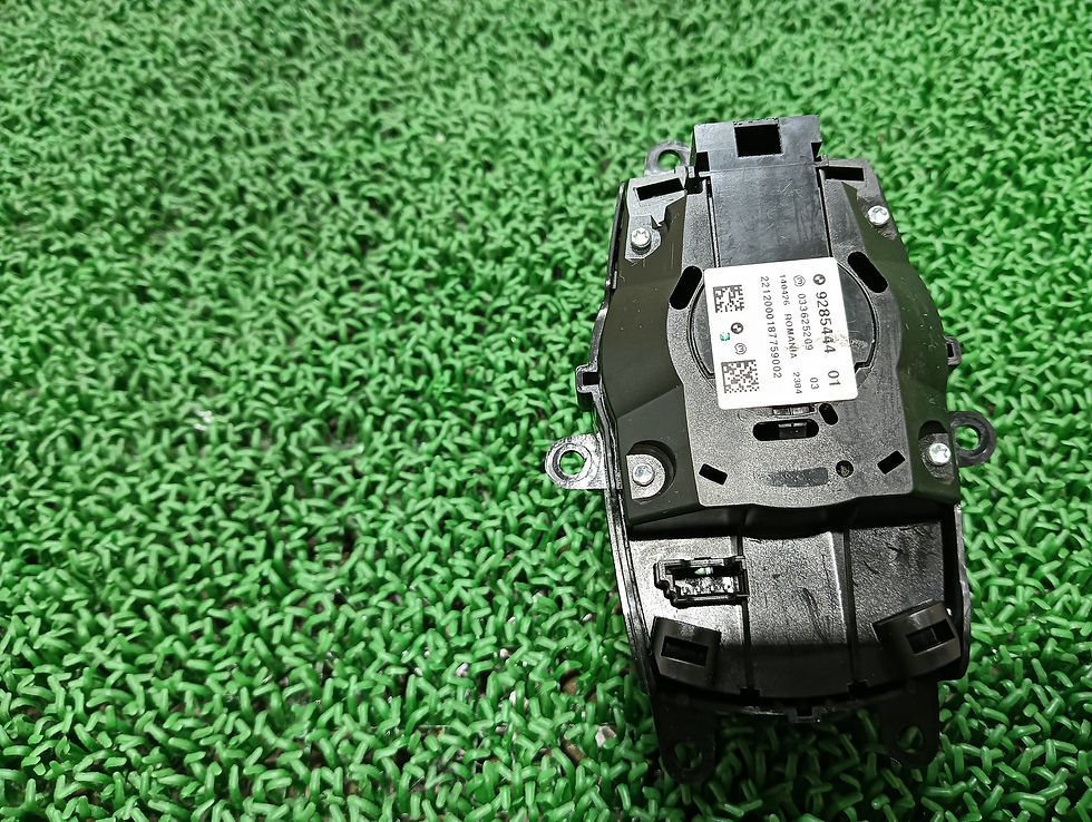 Miniature : BMW X1 2012 DBA-VL20