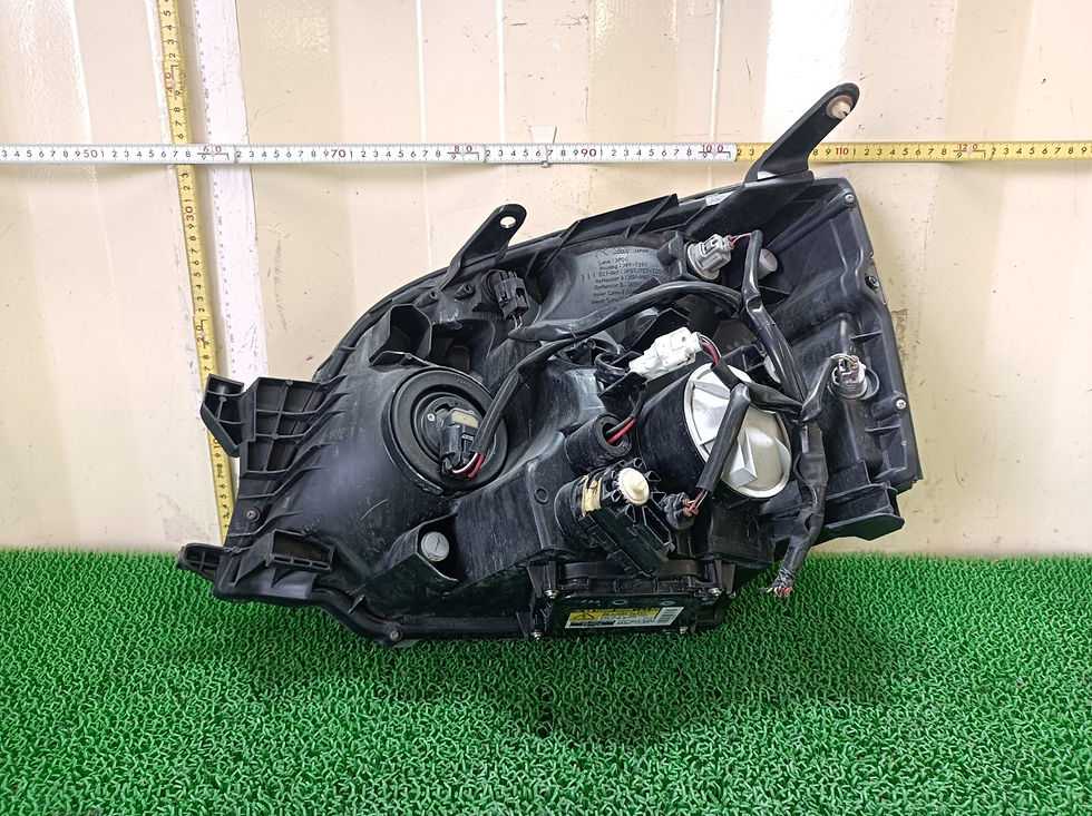 Thumbnail: Toyota Voxy 2007 AZR65G