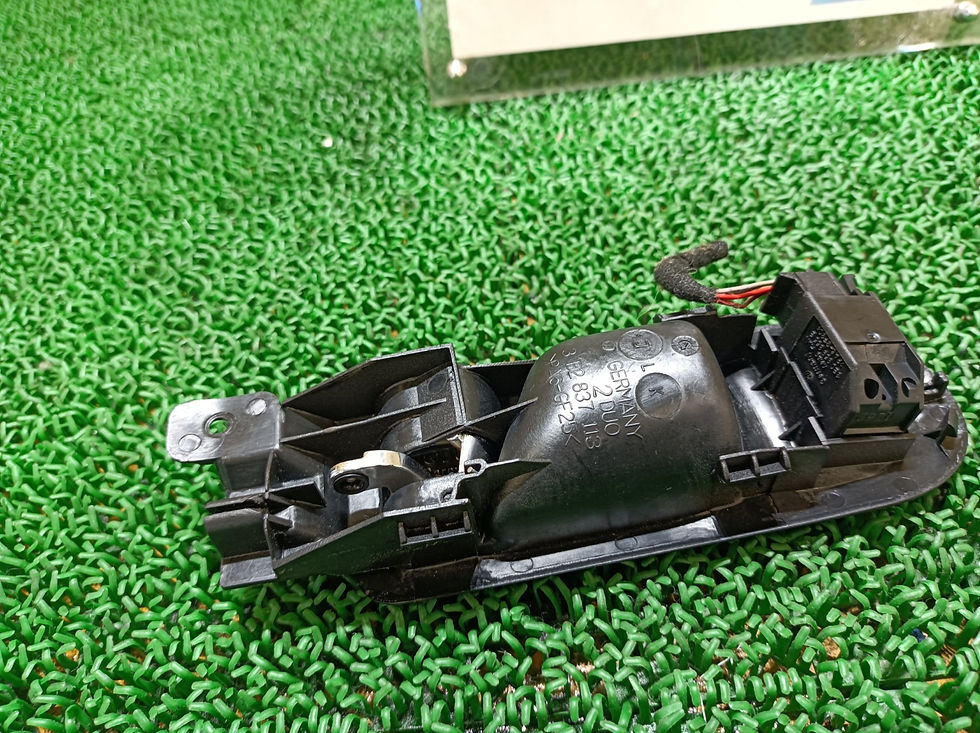 Miniature : Volkswagen Golf 2002 GH-1JAUM