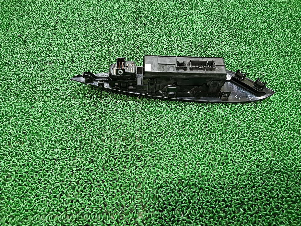 Miniatura: NISSAN LEAF 2013 ZAA-AZE0