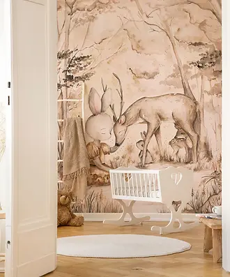 Fototapet Bambi cu animale de pădure ilustrate în tonuri calde, potrivit pentru camera copiilor – fototapet lavabil Accent Decor Cluj.