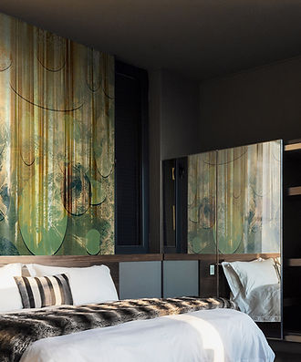 fototapet Cluj, fototapet Accent Decor, model decorativ artistic cu texturi moderne și accente elegante, design contemporan în nuanțe calde și bronz, fototapet lavabil pentru dormitor, decor sofisticat perete