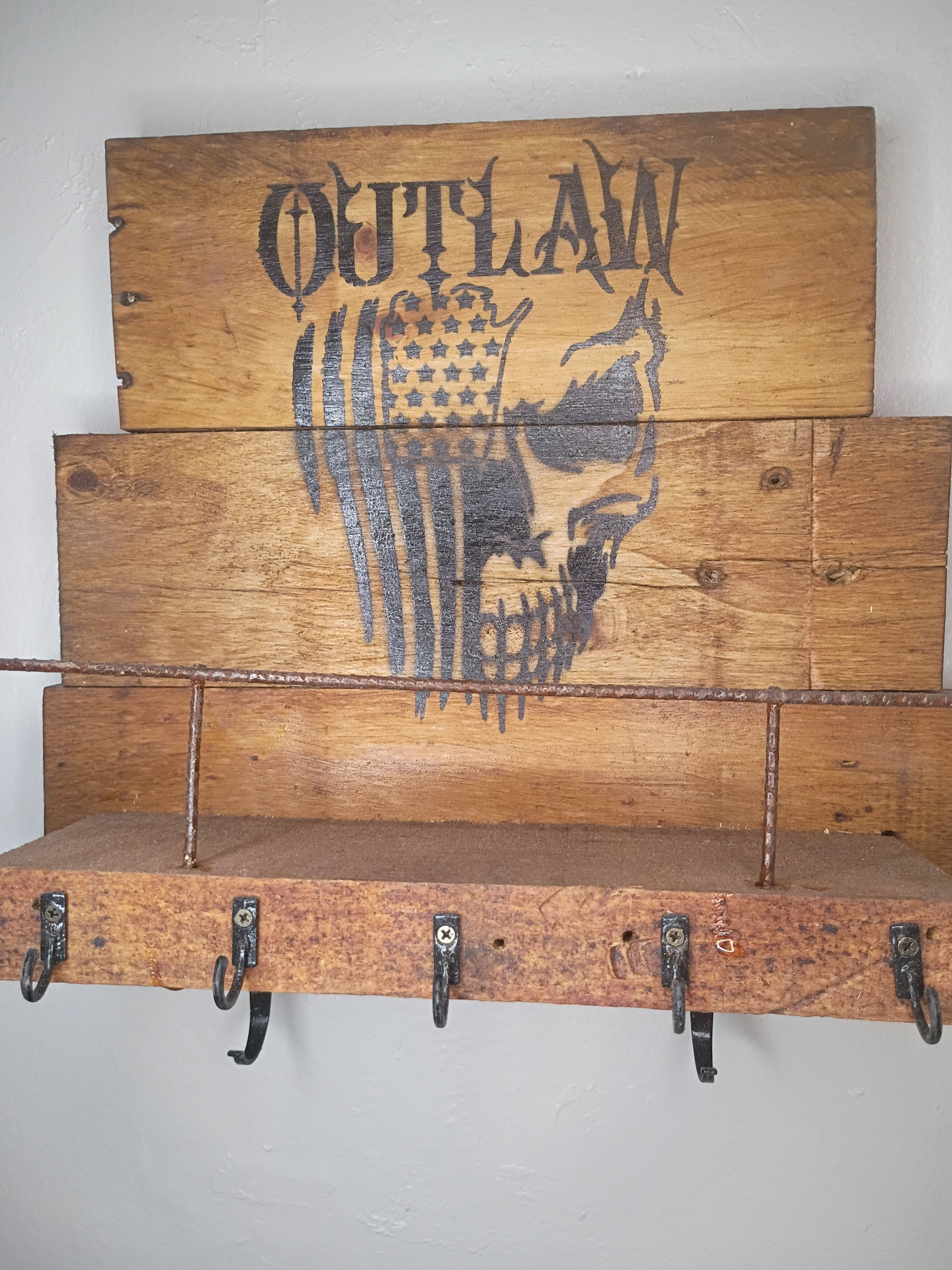 Outlaw (Black)