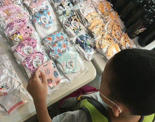 Covid 19 Relief 
默默送防疫物資