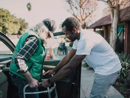 Discover the Best Walker for Seniors Based on Safety, Comfort, and Lifestyle. Click to Learn More.