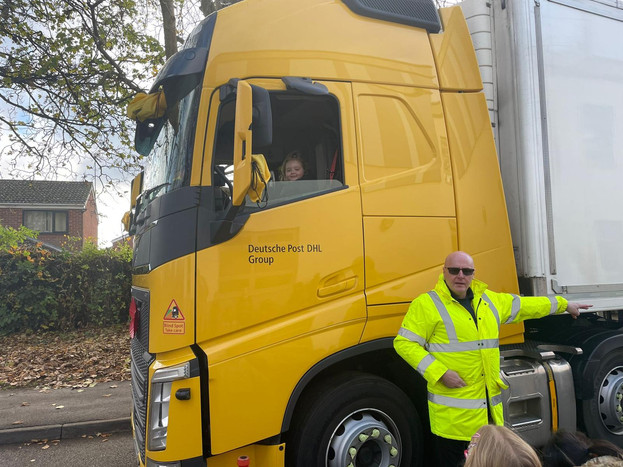 dhl-truck-37.jpeg