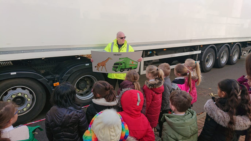 dhl-truck-27.jpeg