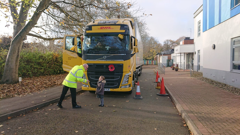 dhl-truck-29.jpeg