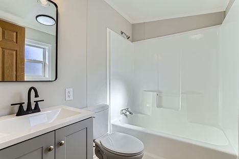 1620 Knight St - Web Quality - 010 - 15 Bathroom.jpg