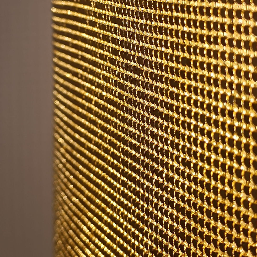 Μικρογραφία: Golden textured lampshade, illuminated