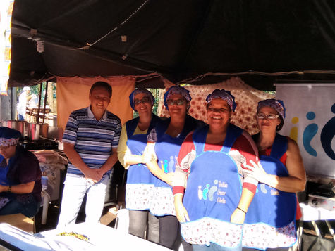 Voluntários participaram do Arraiá Viva Ribeirão