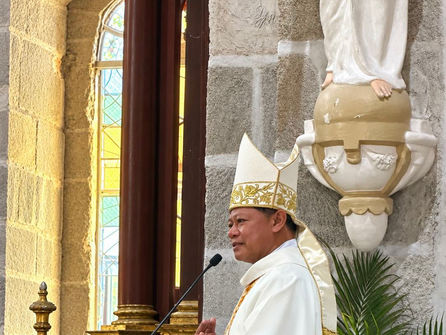 Archbishop Alarcon to seminarians: Don’t just join the community. Build it.