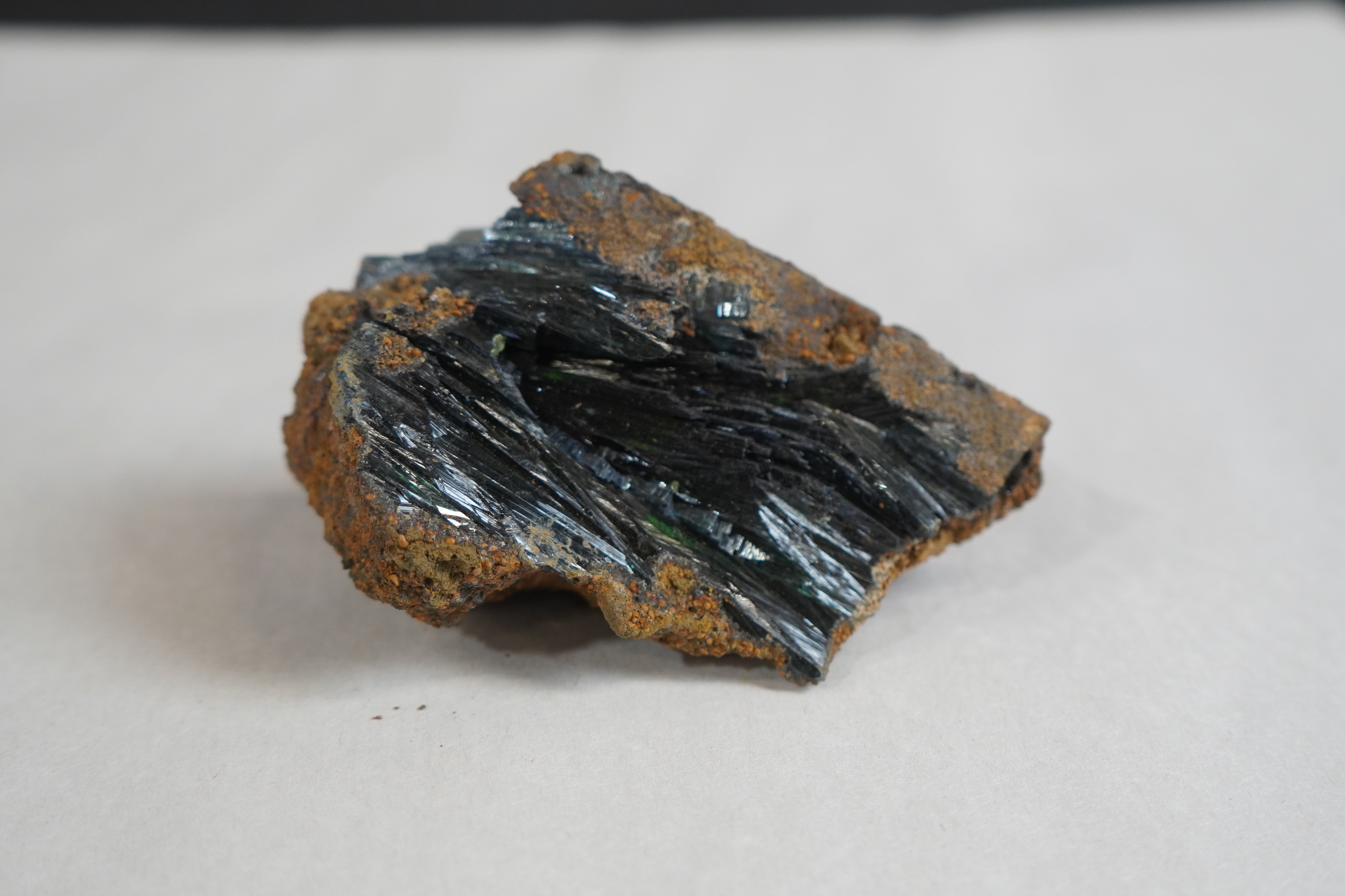 Vivianite cluster