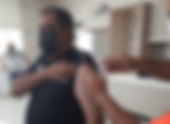 Prefeito Mazinho Serafim recebe a primeira dose da vacina contra a covid-19