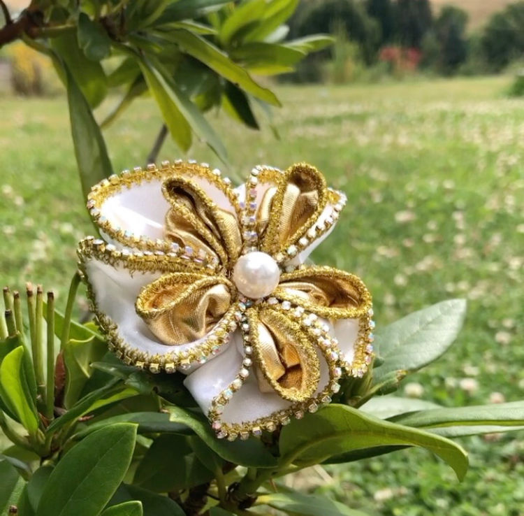 Miniaturbild: Brooch "PEARL"