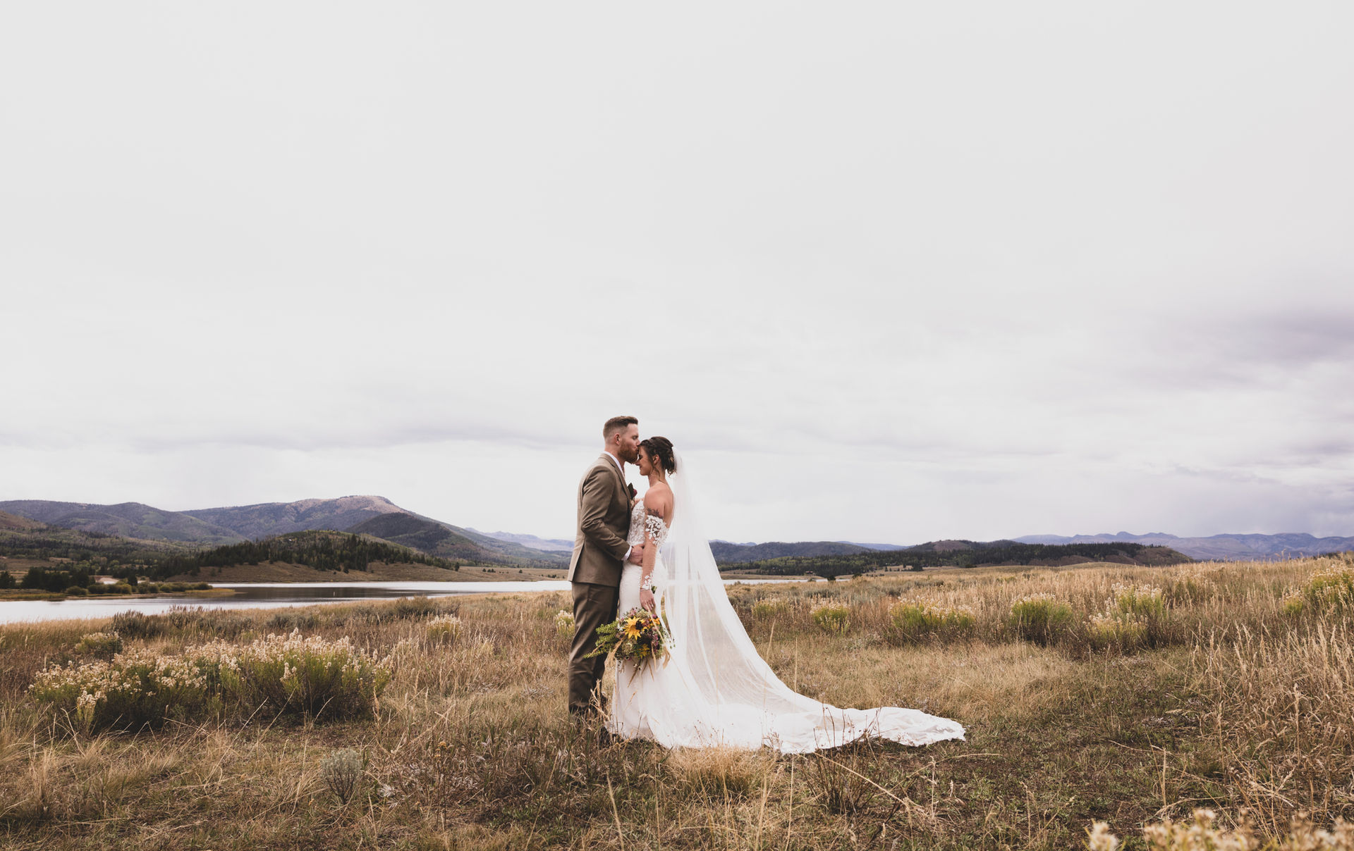 Colorado wedding elopement wedding adventure destination photography